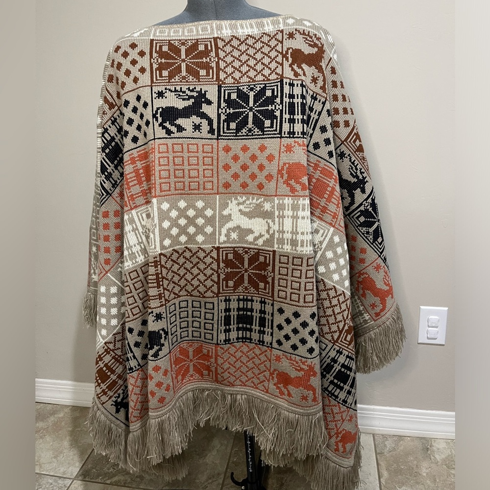 Must Haves Poncho Reindeer seasonal, One size fits all.
